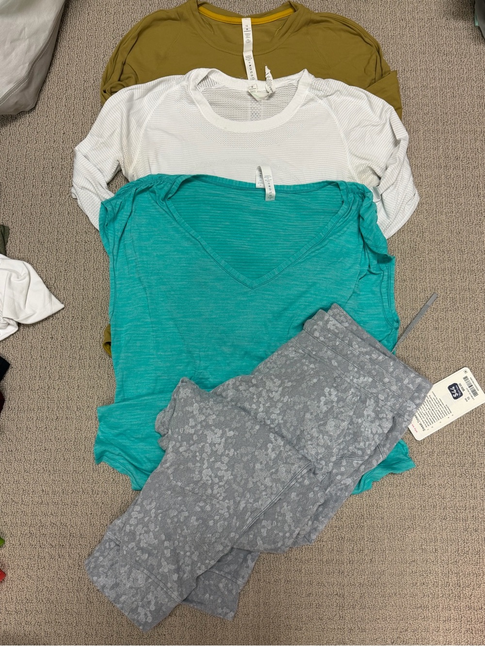 lululemon athletica Size 10 Bundle - 3 Tops and 1 Pair of Sweatpants